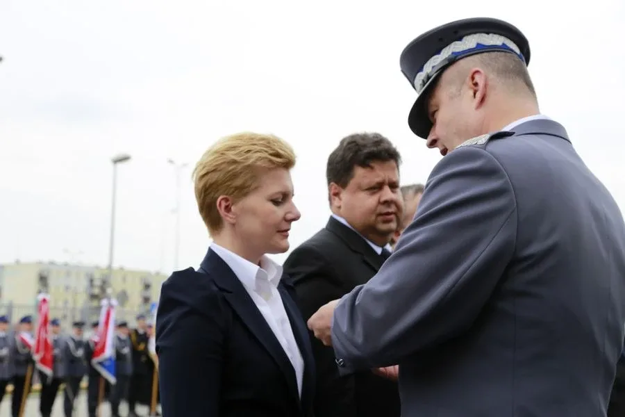 Ostrowscy policjanci odznaczeni (zdjęcia, wideo)