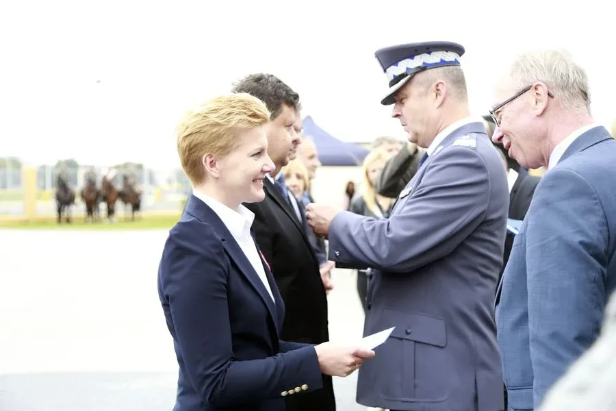 Ostrowscy policjanci odznaczeni (zdjęcia, wideo)