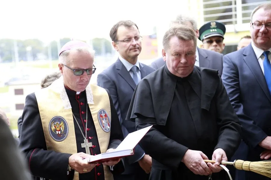 Ostrowscy policjanci odznaczeni (zdjęcia, wideo)