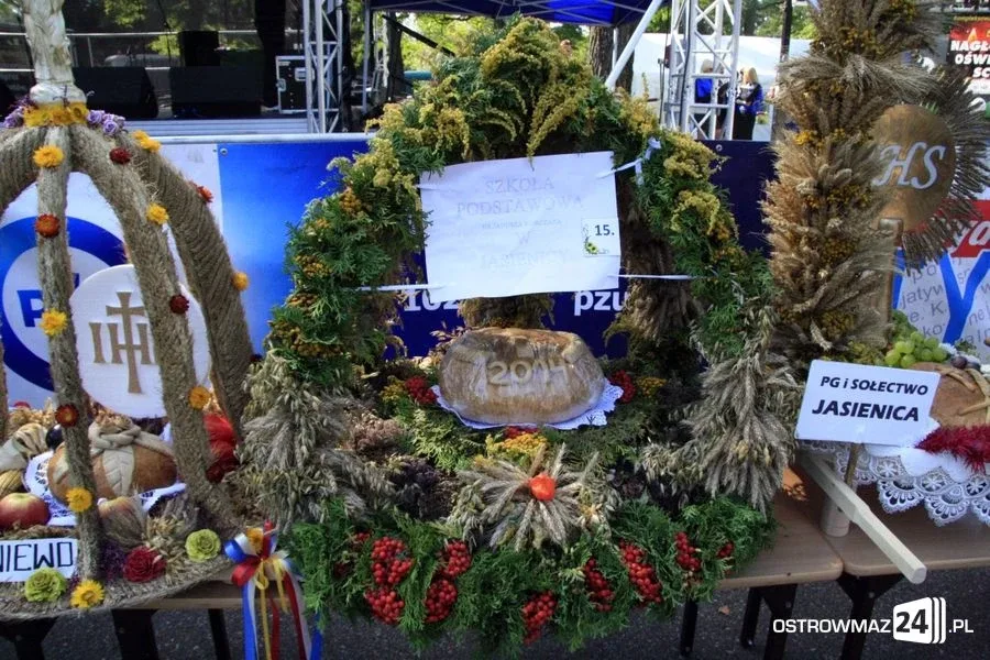 Trwają Dożynki Gminne w Komorowie (zdjęcia)