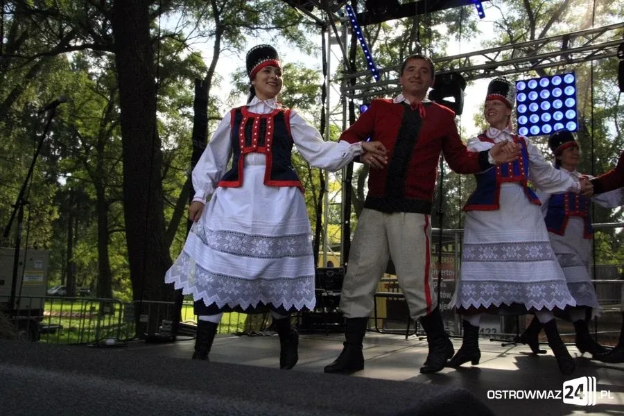 Trwają Dożynki Gminne w Komorowie (zdjęcia)