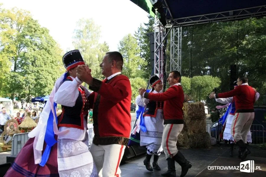 Trwają Dożynki Gminne w Komorowie (zdjęcia)