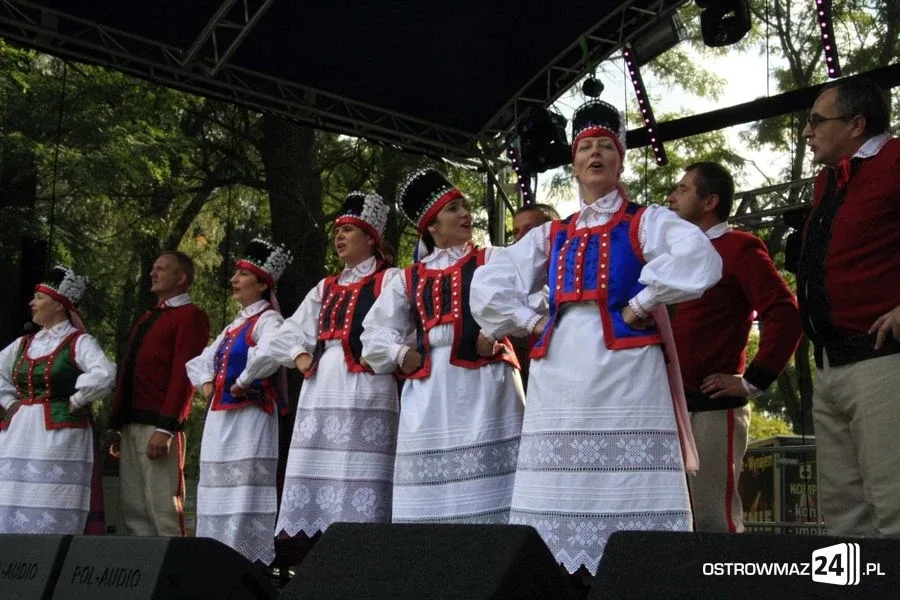 Trwają Dożynki Gminne w Komorowie (zdjęcia)