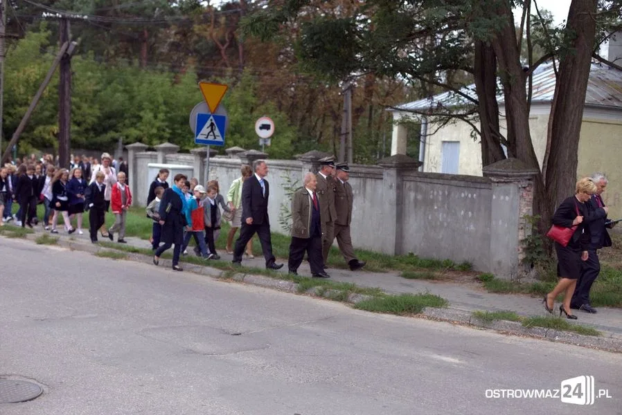 Rozpoczęcie roku szkolnego w ostrowskich szkołach (zdjęcia)