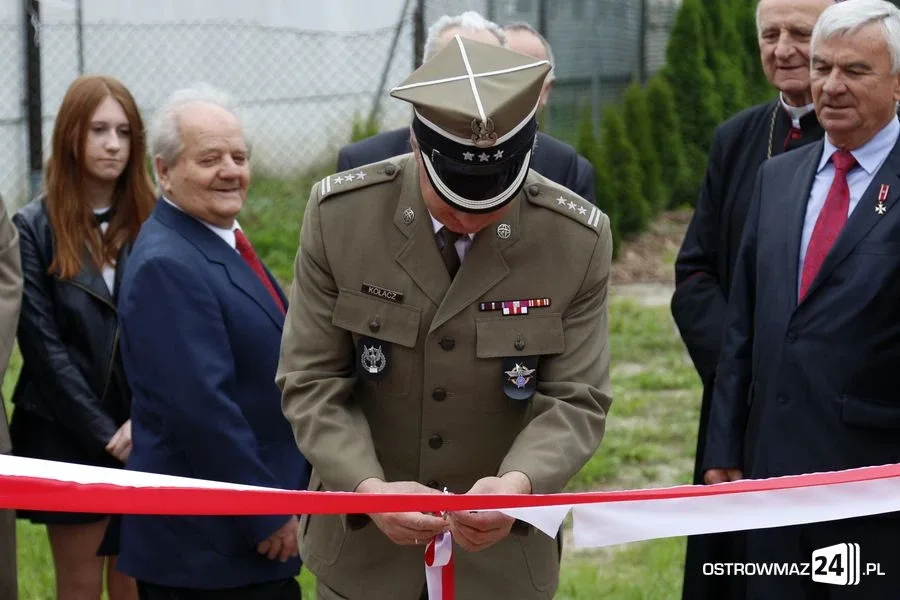 Rozpoczęcie roku szkolnego w ostrowskich szkołach (zdjęcia)