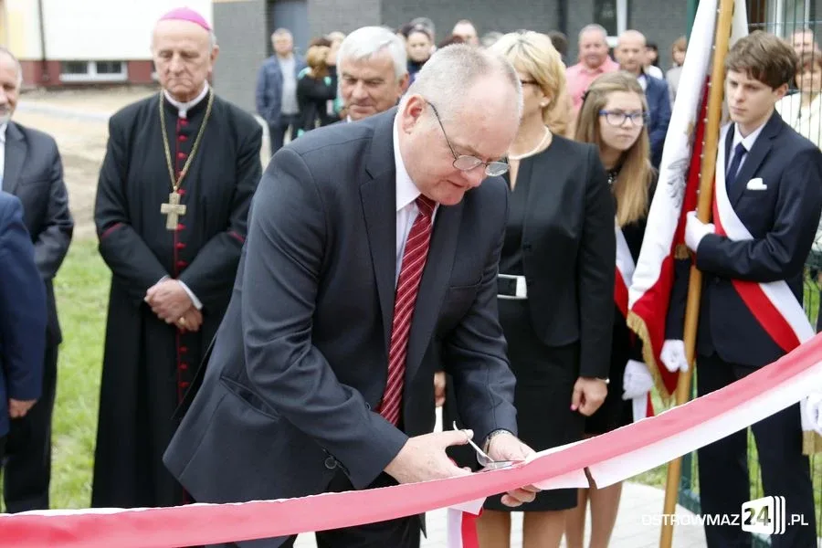 Rozpoczęcie roku szkolnego w ostrowskich szkołach (zdjęcia)