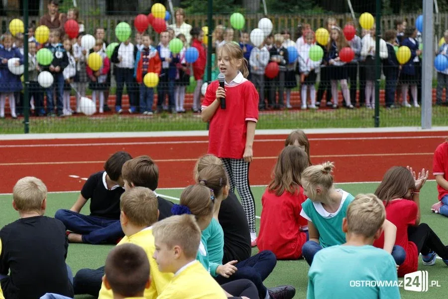 Rozpoczęcie roku szkolnego w ostrowskich szkołach (zdjęcia)