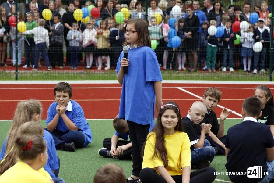Rozpoczęcie roku szkolnego w ostrowskich szkołach (zdjęcia)