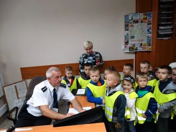 Dzieci odwiedziły komendę policji (zdjęcia)