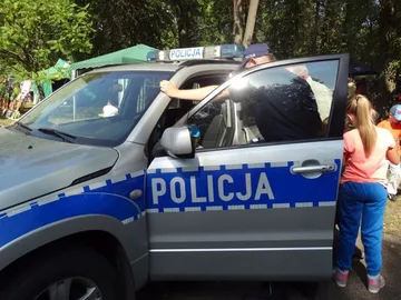 Policja na dożynkach w Komorowie (zdjęcia)