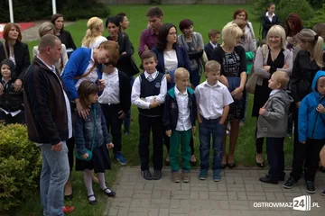 Rozpoczęcie roku szkolnego w ostrowskich szkołach (zdjęcia)