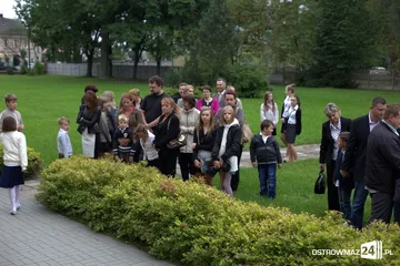 Rozpoczęcie roku szkolnego w ostrowskich szkołach (zdjęcia)