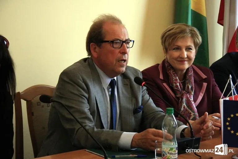 Ostrowski szpital otrzymał unijną dotację (zdjęcia, wideo)