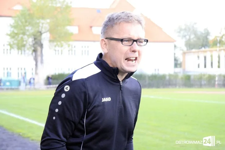 Sędzia główny gwiazdą meczu KS Ostrovia (zdjęcia, wideo)