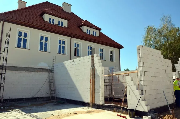 Trwa budowa sali gimnastycznej przy 'Koperniku'