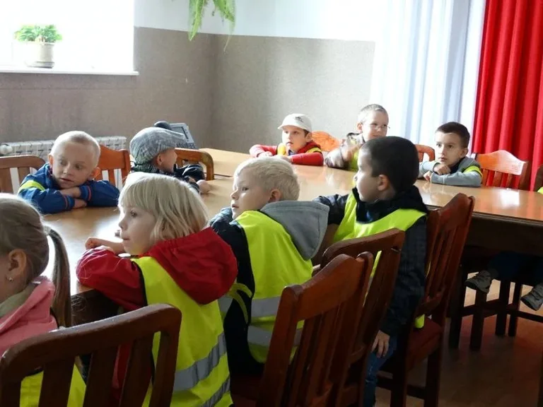 Dzieci odwiedziły komendę policji (zdjęcia)