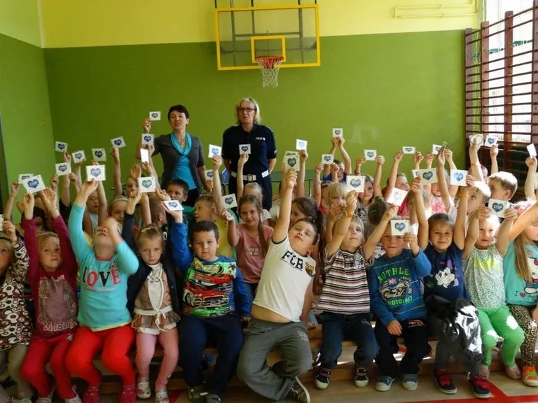 Policjanci z wizytą w szkole w Jelonkach (zdjęcia)