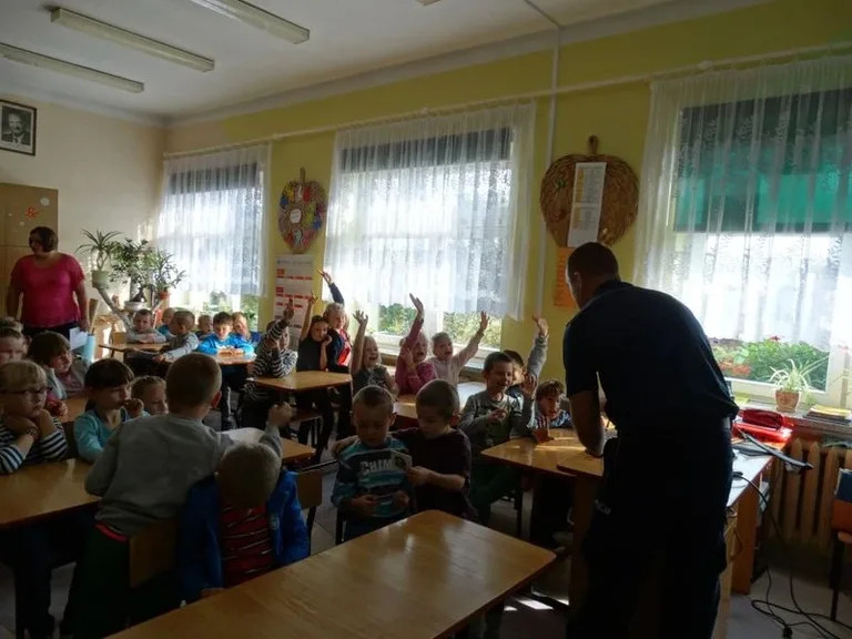 Policjanci odwiedzili dzieci w Komorowie (zdjęcia)