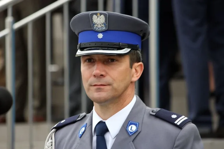 Ostrowscy policjanci odznaczeni (zdjęcia, wideo)