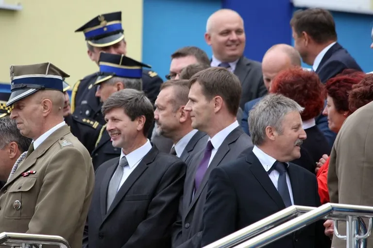 Ostrowscy policjanci odznaczeni (zdjęcia, wideo)