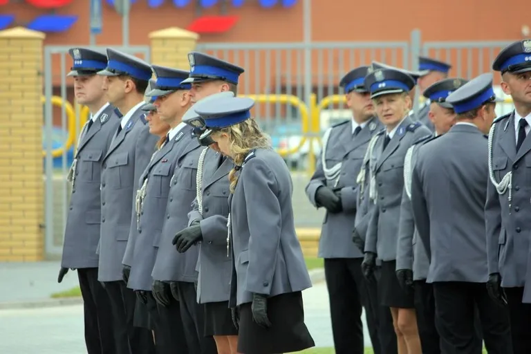Ostrowscy policjanci odznaczeni (zdjęcia, wideo)