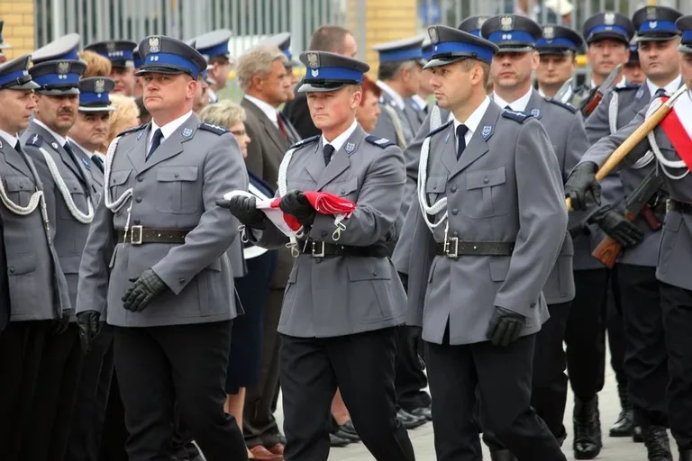 Ostrowscy policjanci odznaczeni (zdjęcia, wideo)