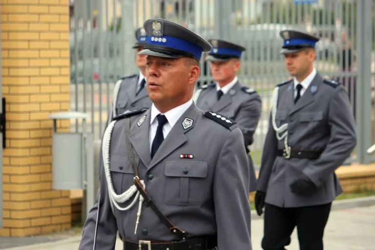 Ostrowscy policjanci odznaczeni (zdjęcia, wideo)