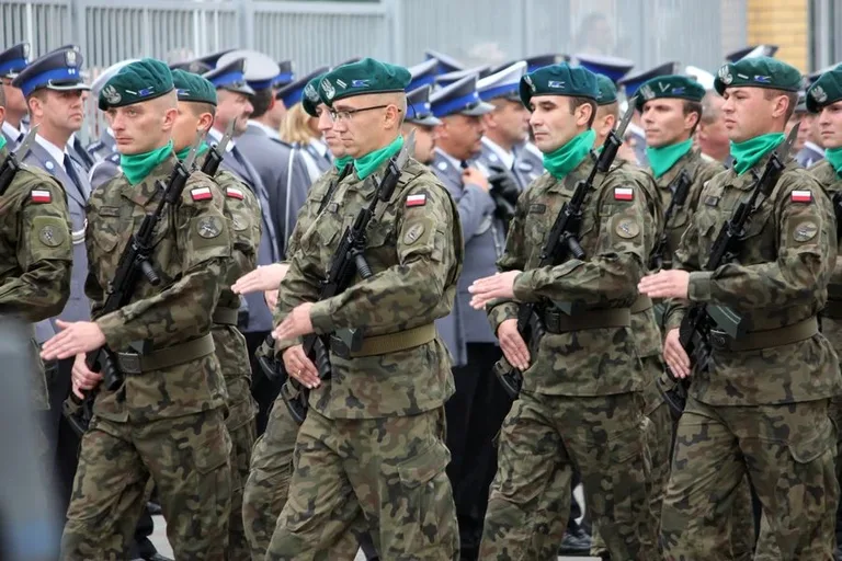 Ostrowscy policjanci odznaczeni (zdjęcia, wideo)