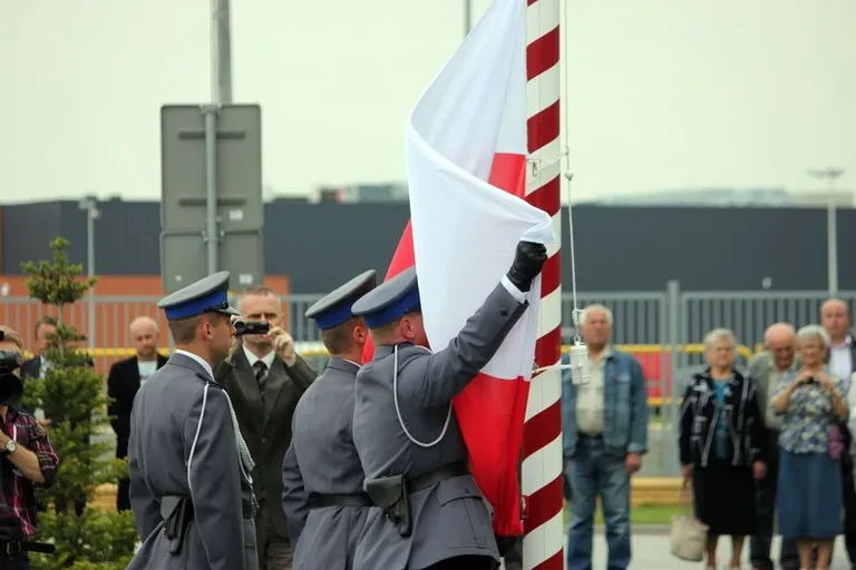 Ostrowscy policjanci odznaczeni (zdjęcia, wideo)