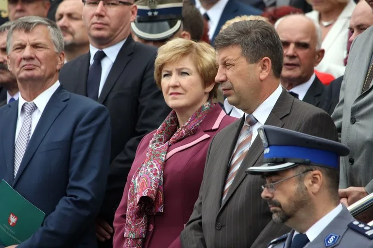 Ostrowscy policjanci odznaczeni (zdjęcia, wideo)