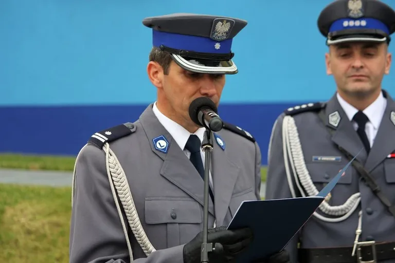 Ostrowscy policjanci odznaczeni (zdjęcia, wideo)