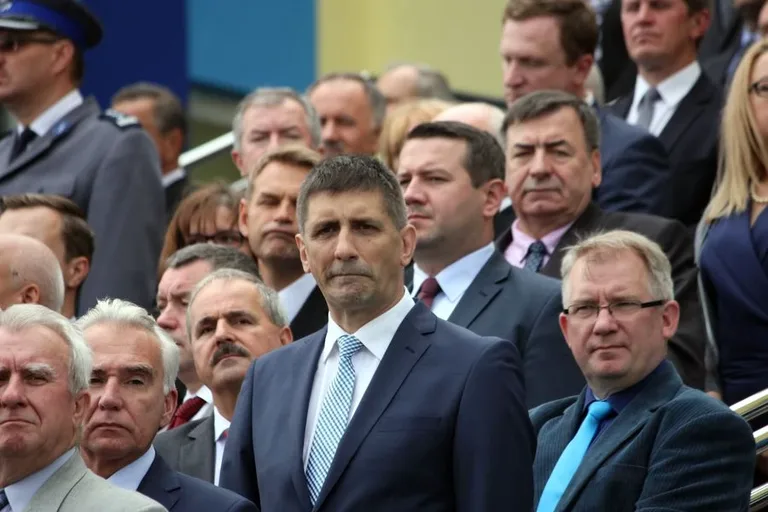 Ostrowscy policjanci odznaczeni (zdjęcia, wideo)