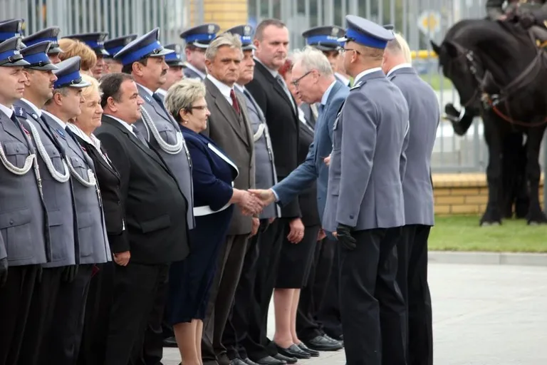 Ostrowscy policjanci odznaczeni (zdjęcia, wideo)