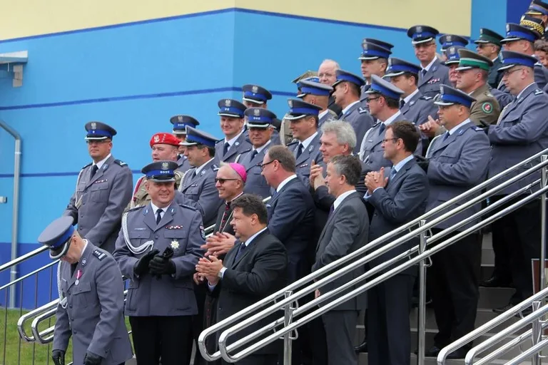 Ostrowscy policjanci odznaczeni (zdjęcia, wideo)
