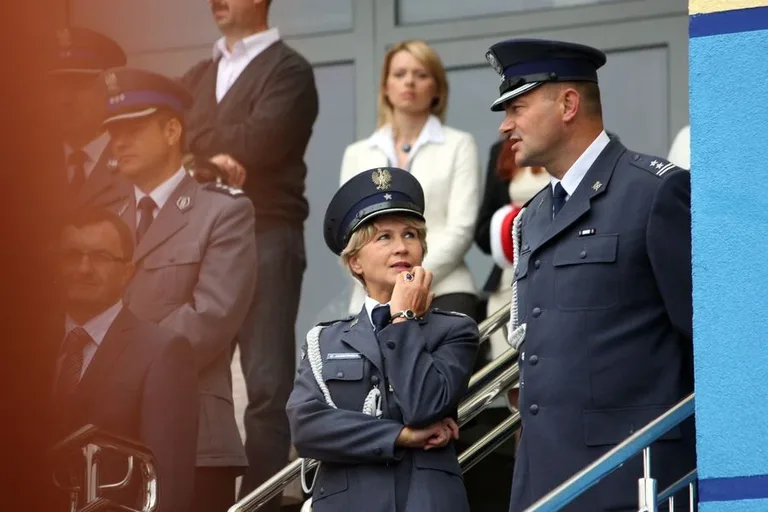 Ostrowscy policjanci odznaczeni (zdjęcia, wideo)