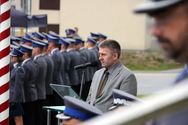 Ostrowscy policjanci odznaczeni (zdjęcia, wideo)