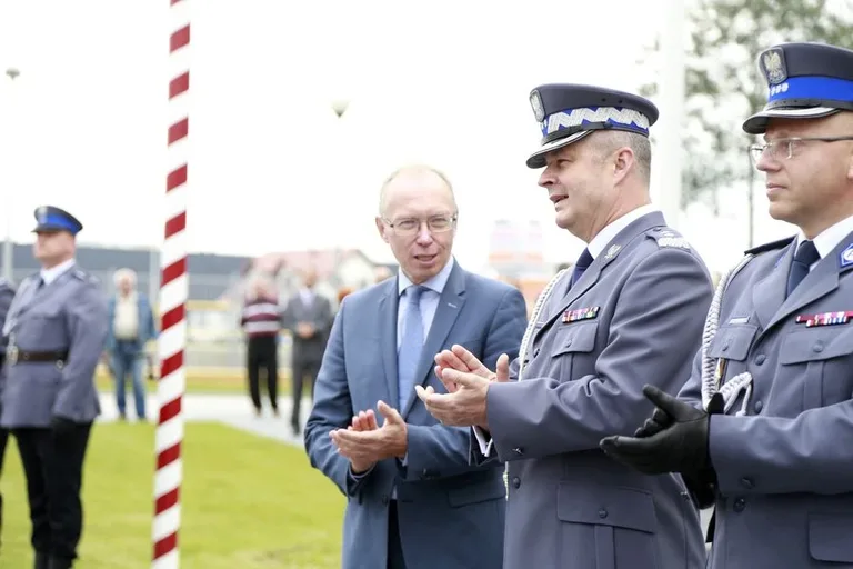 Ostrowscy policjanci odznaczeni (zdjęcia, wideo)