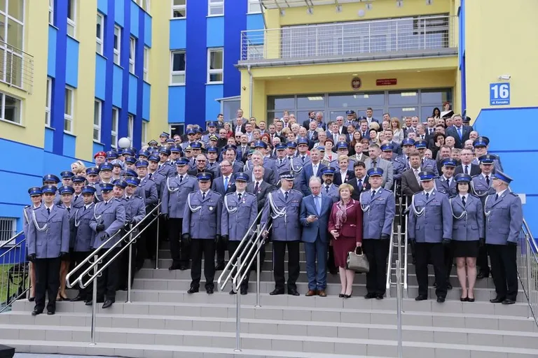 Ostrowscy policjanci odznaczeni (zdjęcia, wideo)
