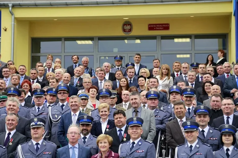 Ostrowscy policjanci odznaczeni (zdjęcia, wideo)