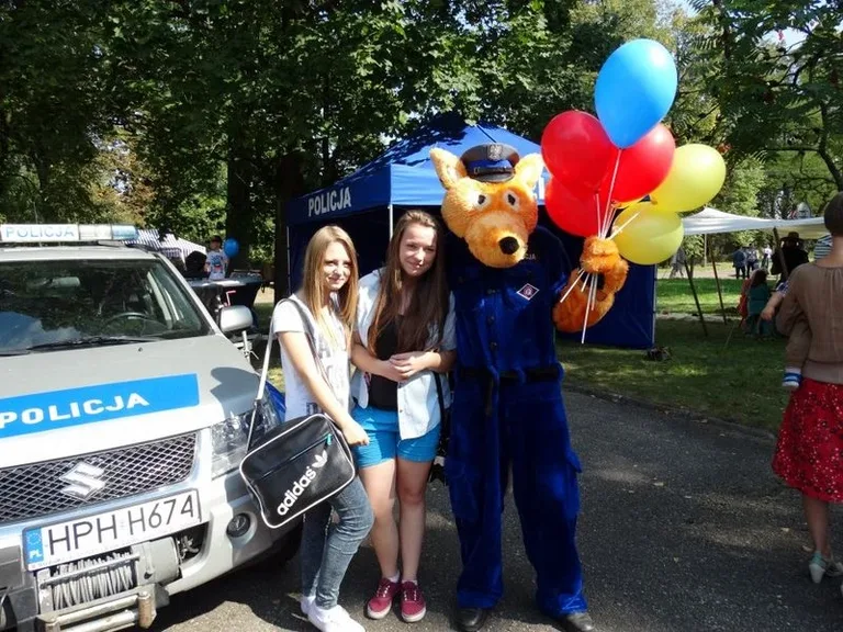 Policja na dożynkach w Komorowie (zdjęcia)