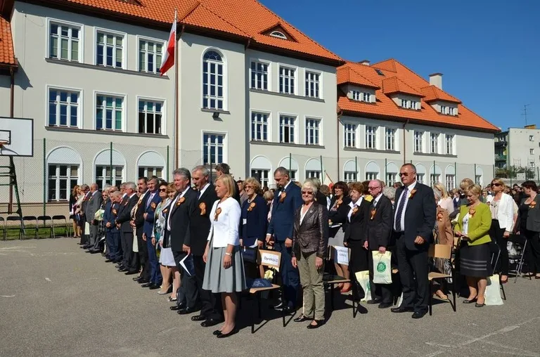 Ostrowski ogólniak ma już 105 lat (zdjęcia)