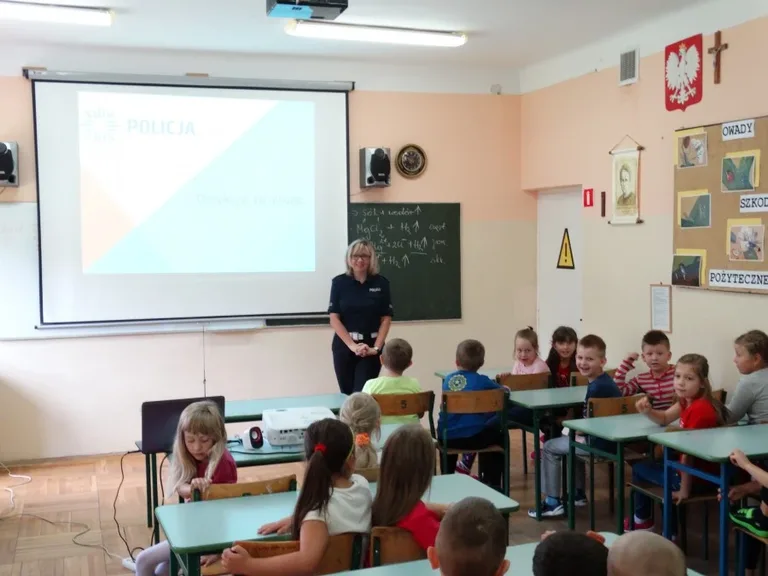 Spotkania profilaktyczne ostrowskich funkcjonariuszy