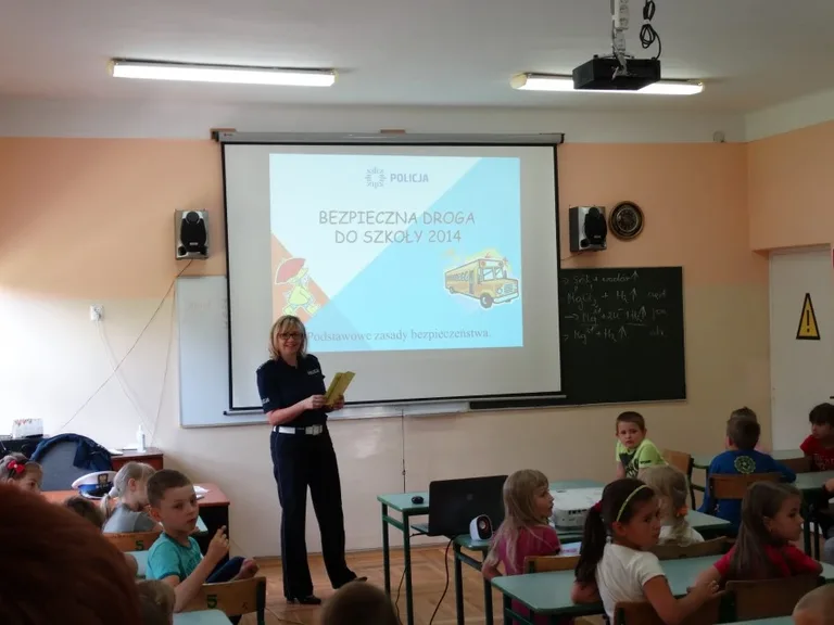 Spotkania profilaktyczne ostrowskich funkcjonariuszy