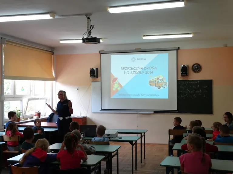 Spotkania profilaktyczne ostrowskich funkcjonariuszy