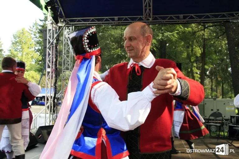 Trwają Dożynki Gminne w Komorowie (zdjęcia)