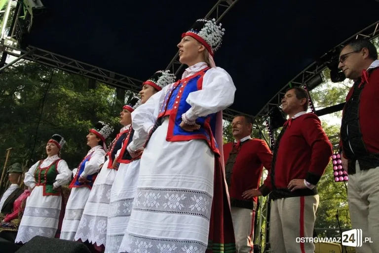 Trwają Dożynki Gminne w Komorowie (zdjęcia)