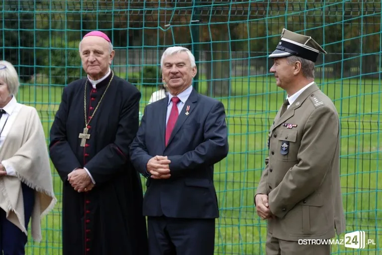 Rozpoczęcie roku szkolnego w ostrowskich szkołach (zdjęcia)