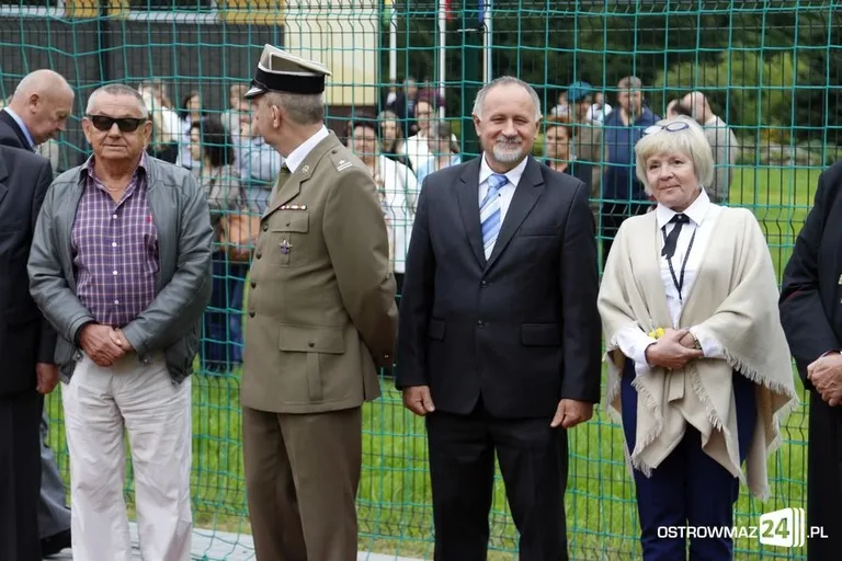 Rozpoczęcie roku szkolnego w ostrowskich szkołach (zdjęcia)