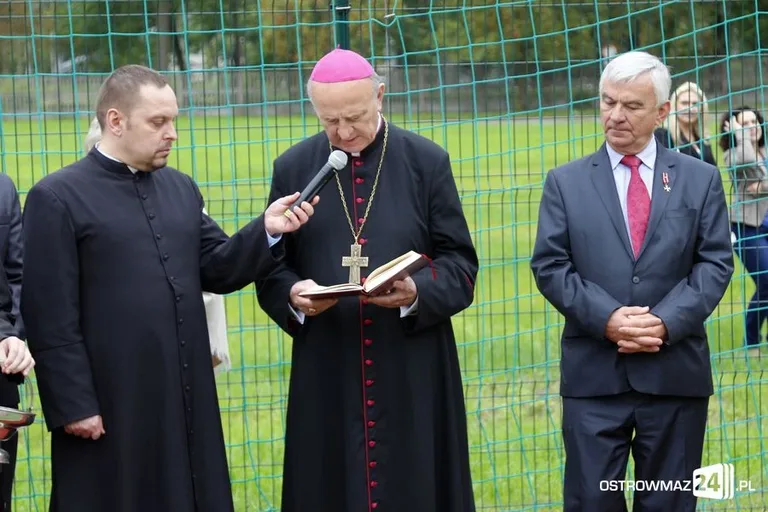 Rozpoczęcie roku szkolnego w ostrowskich szkołach (zdjęcia)