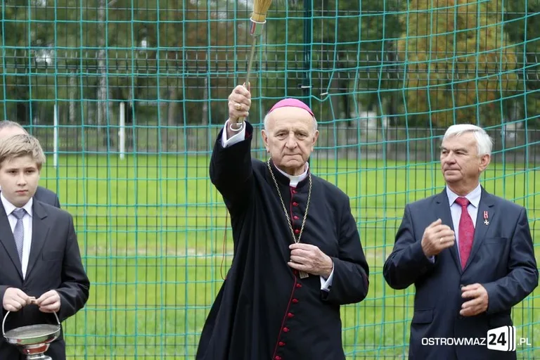 Rozpoczęcie roku szkolnego w ostrowskich szkołach (zdjęcia)